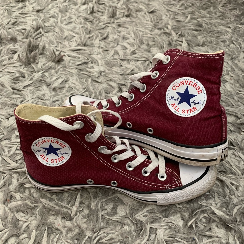 Maroon high top converse